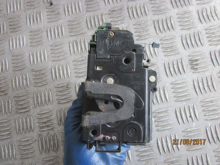фото №6, Замок правий перед vw polo iv 01-04r