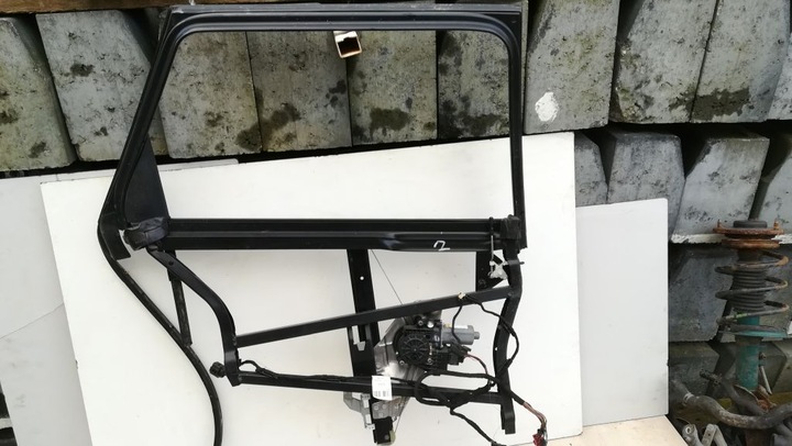 фото №1, Audi a6 c5 рамка дверь подъемник стекла левый зад