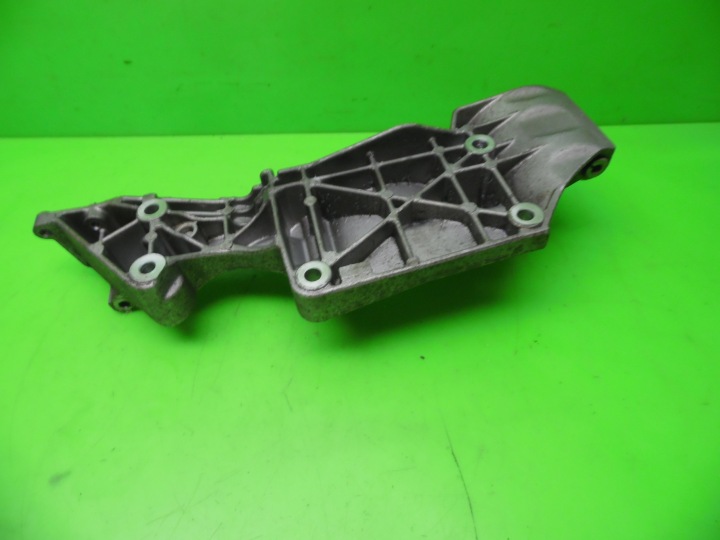 фото №9, Кронштейн генератора 06a903143h audi a3 i 8l 1.6 8v sr