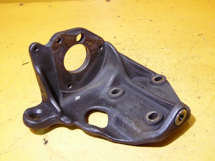 фото №1, Лапи крепление насоса t4 2.4 d 99r 074130147