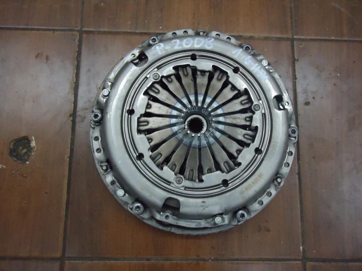 REIFEN RAD SCHWUNGRAD KUPPLUNG DRUCKPLATTE PEUGEOT 2008 1.6HDI