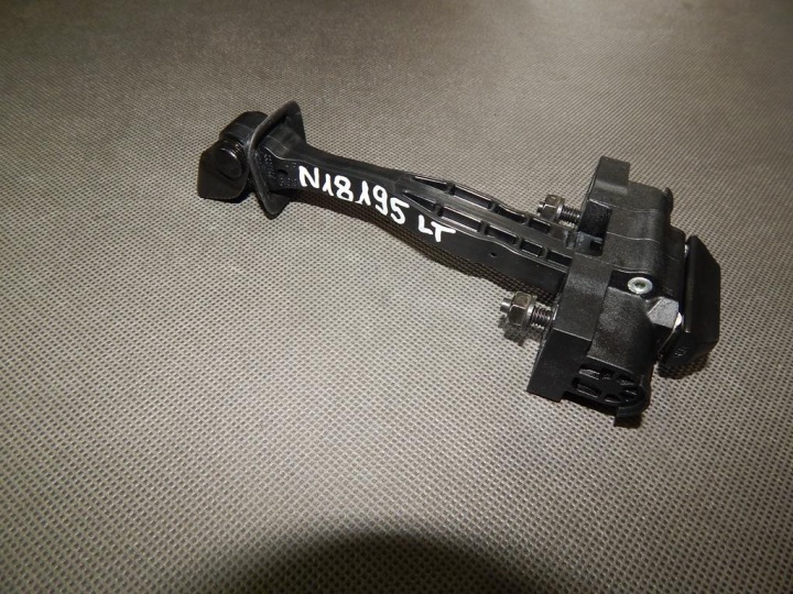 BMW 5 G30 Türfeststeller Türstopper Tür links heck 7341033