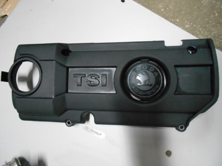 COPERTURA GREMBIALINA COPERCHIO SUPERIORE MOTORE 1.4 TSI SKODA