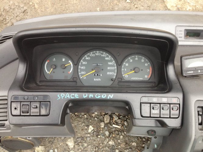 dials clock MITSUBISHI SPACE WAGON 2.0 petrol OE EUROPA