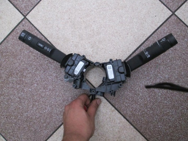 Přepínače pod volant Chevrolet Cruze