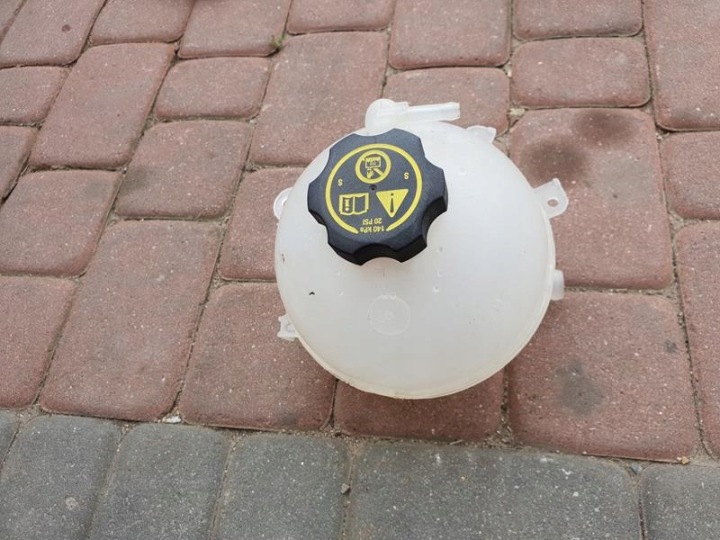 nádržka na vodu Opel Insignia B 23386455