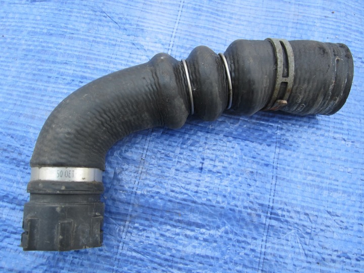 SCHLAUCH ROHR CHLODZENIA AUDI Q7 6.0 V12 9 4L0122051