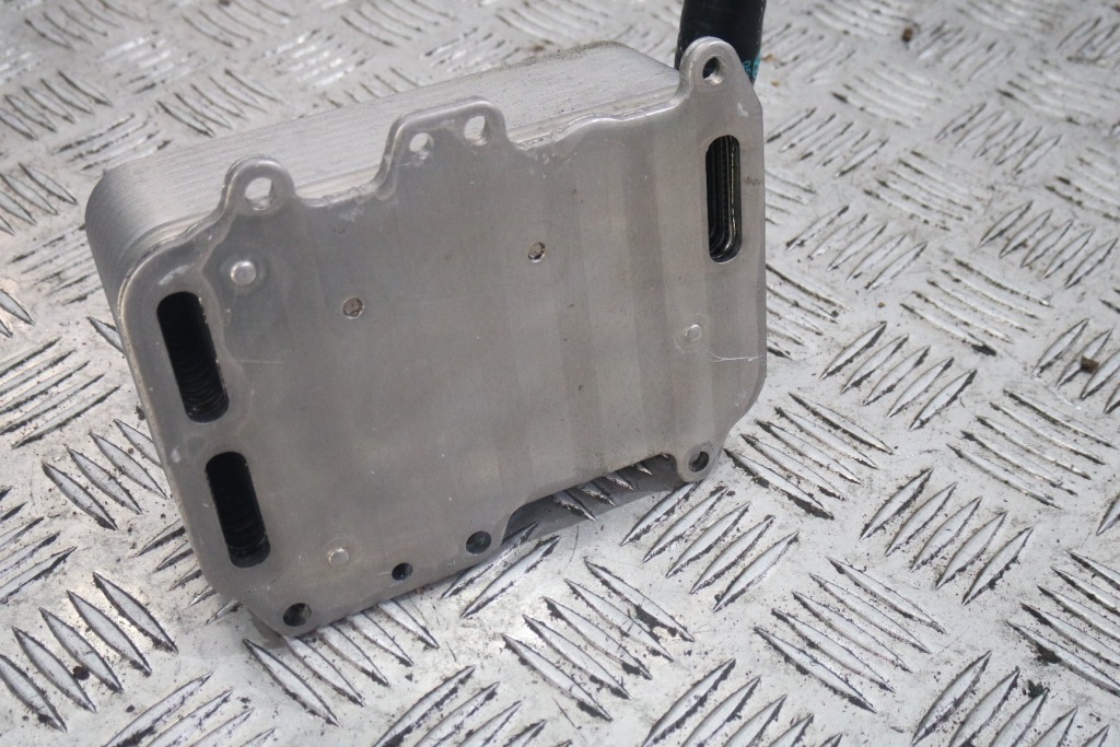 Радиатор масла audi a8 d4 4h 059117015p Цена