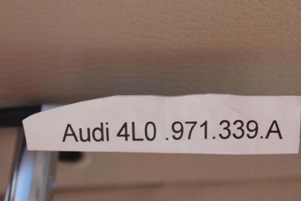 фото №9, Подголовники передние с lcd vwag audi q7 4l0881901/902