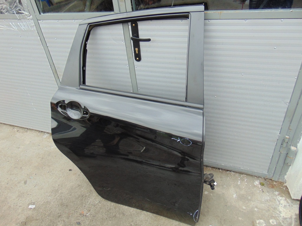 Купити Двері задній праве nissan note 2 e12 1.5 dci 13r