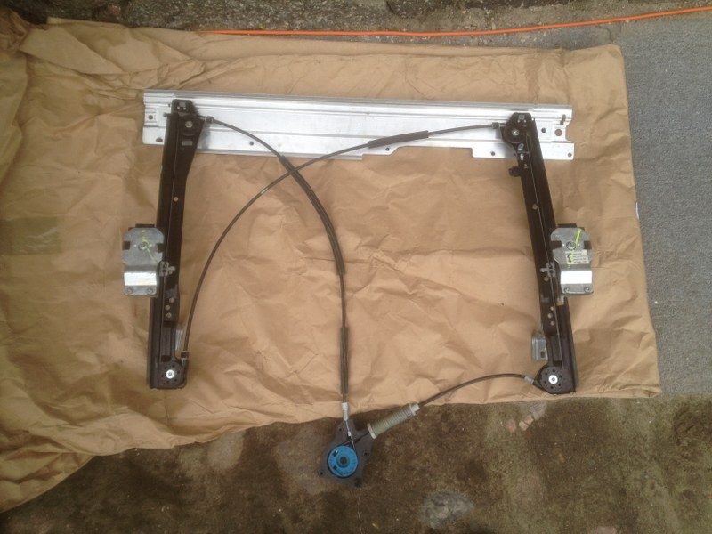 фото №3, Mini r56 подъемник стекло дверь перед правое