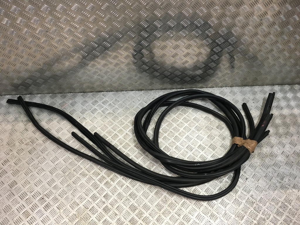 фото №1, Прокладка двері ліва задня bmw x1 e84