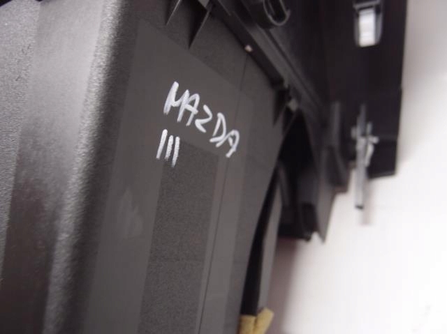 Бардачок консоли mazda 3 bl 2011r с Разборки