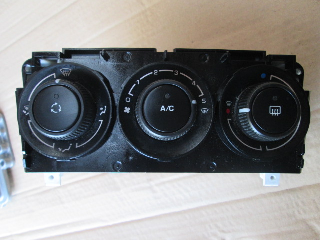 фото №1, Панель кондиционера peugeot 308 1.6 hdi