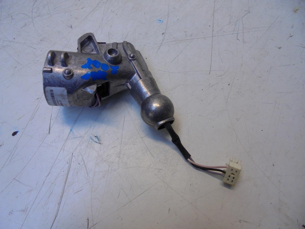 фото №5, Кронштейн кронштейн дзеркало заднього peugeot 2008