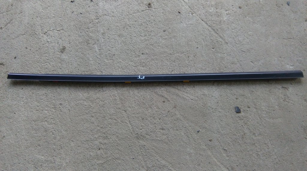 фото №1, Nissan almera tino молдинг уплотнитель правая задняя