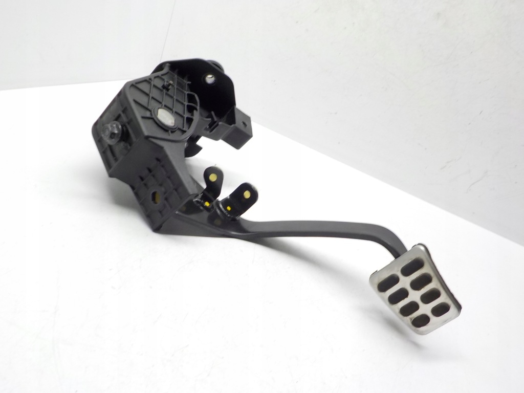 фото №1, Hyundai genesis coupe 2.0t 08-16 педаль сцепления eu