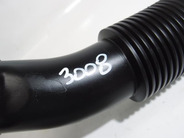 Патрубок шланг труба повітря peugeot 3008 2017r Ціна