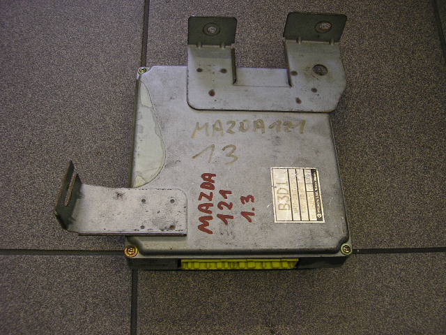 Купить Mazda 121 1.3 бортовой компьютер b3d1 18 881c