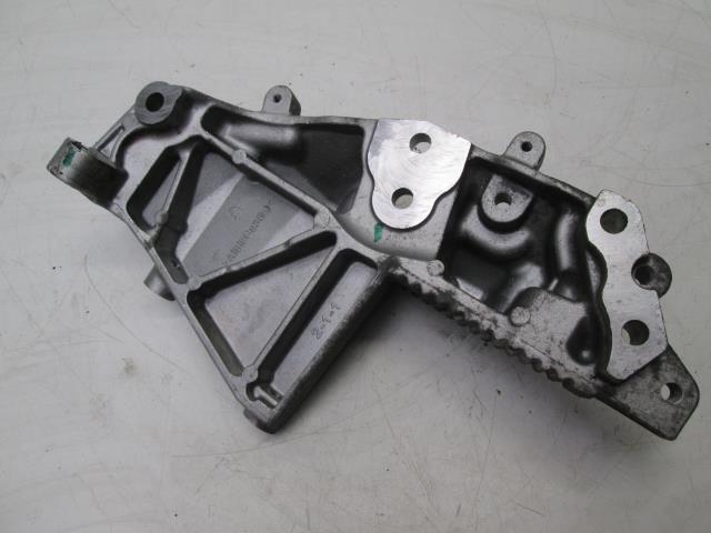 Кронштейн двигуна renault master 3 2.3 dci в Україні