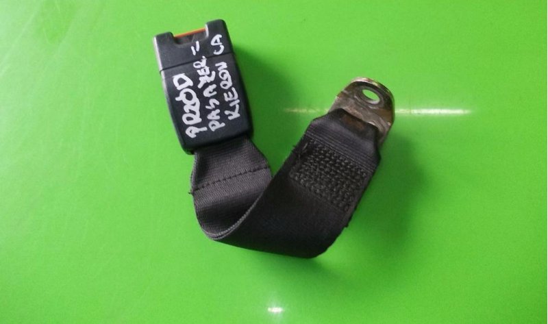 фото №1, Засувка поперечина лівий правий перед opel frontera a 5d