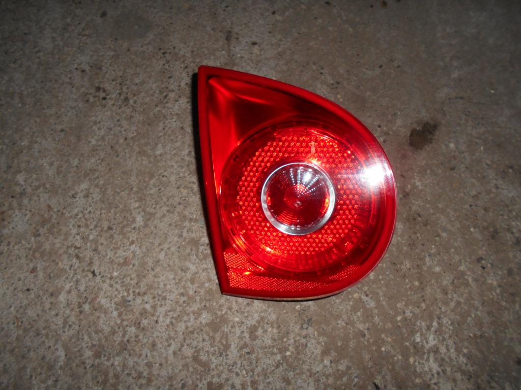 фото №1, Vw golf v лампа задняя левая w крышка