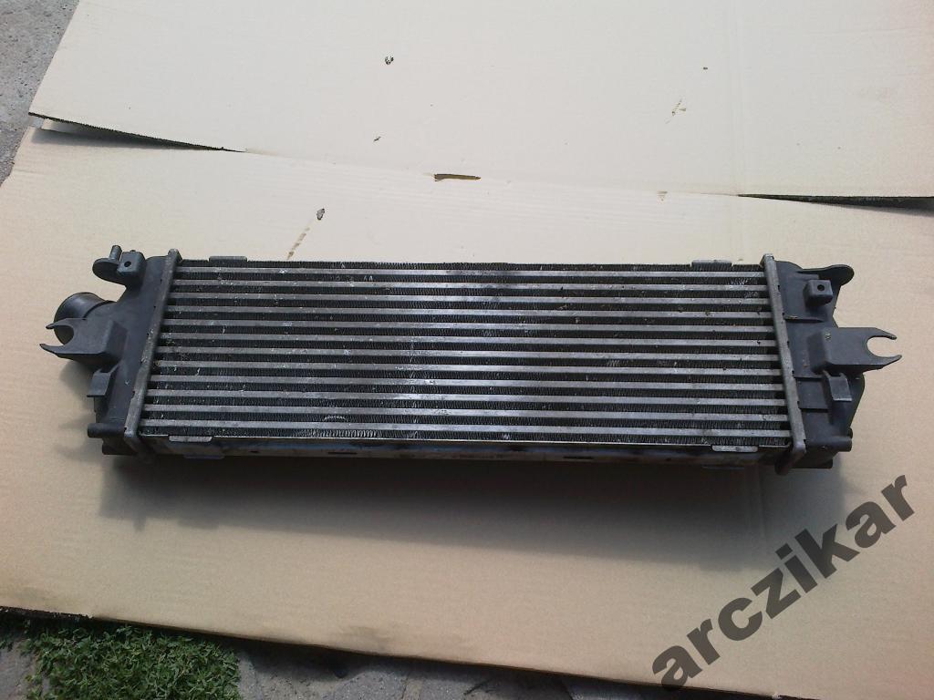 Радиатор интеркулер renault trafic рестайлинг  2.0 dci Доставка