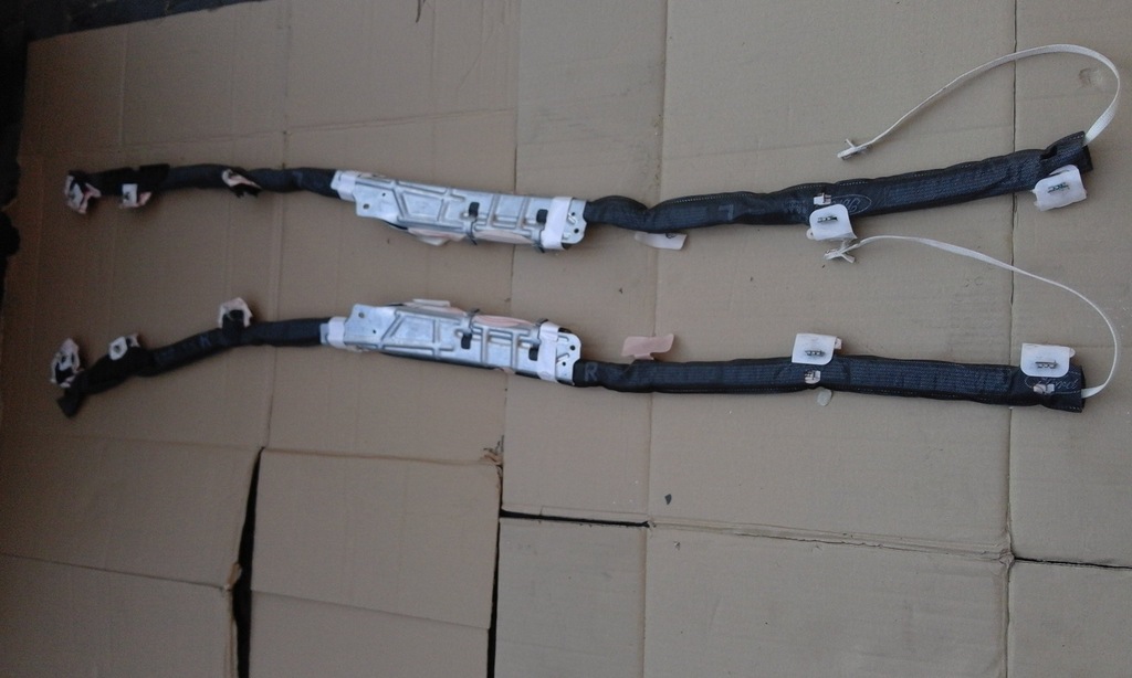 фото №1, Шторка безопасности боковая правая ford fiesta mk7