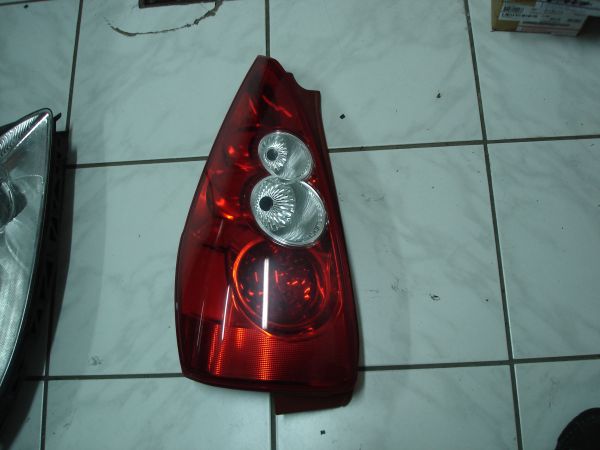 фото №1, Mazda 5 2005-2008 лампа левая задняя idealny состояние