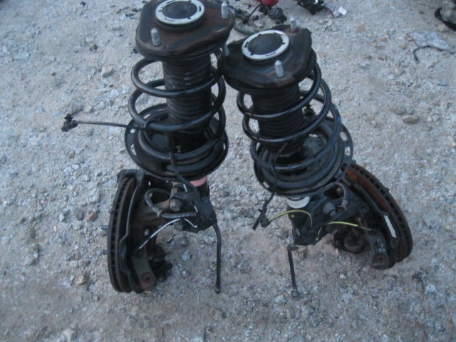 фото №2, Toyota verso 2011 2,0 d4d macperson поворотный кулак