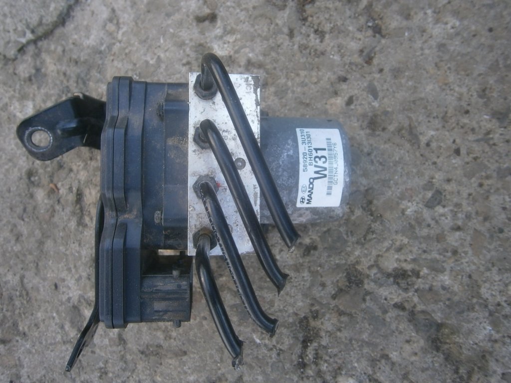 фото №1, Sportage iii 10-15 2.0 crd w31 насос abs