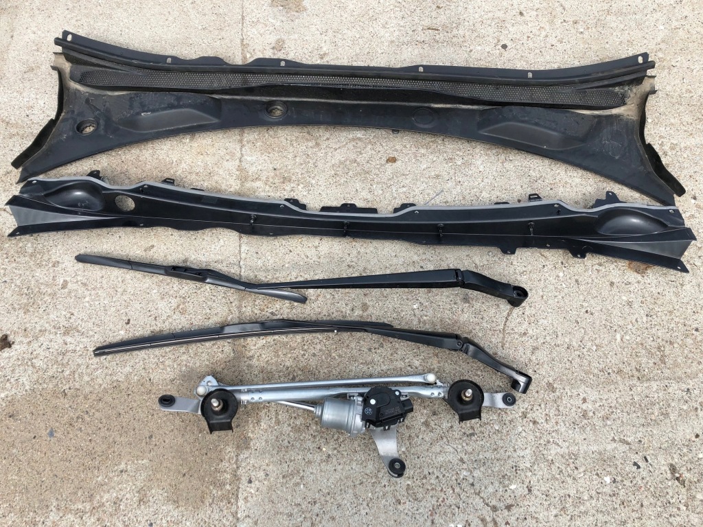 Купити Qr073 opel insignia b жабо перед передні верхній 39126649 39126650