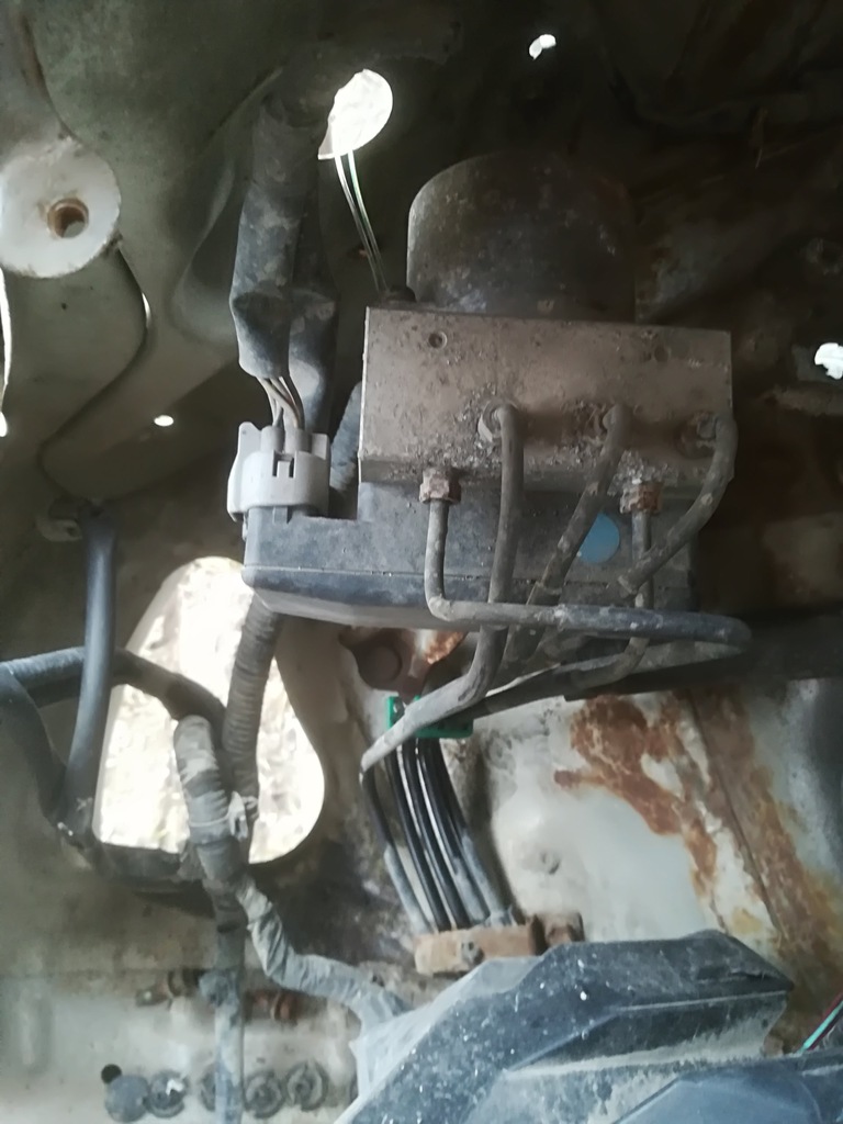 фото №1, Toyota hiace 25 d4d 2kd насос abs 01do 12 - hilux