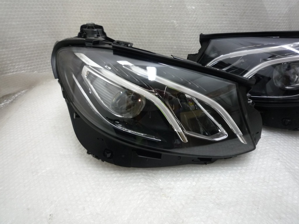 Купити Фара правий mercedes e klasa w213 performance led