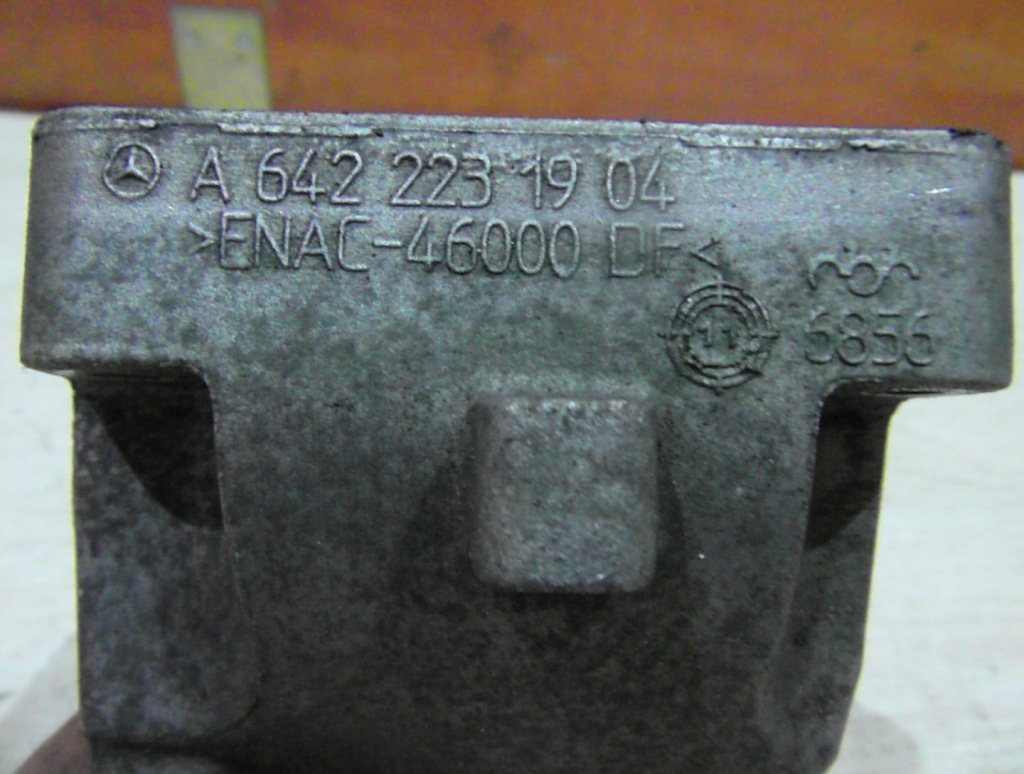 фото №5, Кронштейн двигателя левая a6422231904 mercedes vito w639