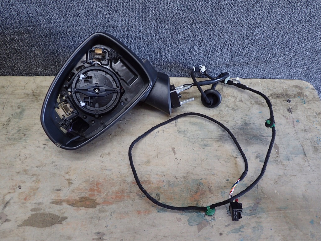фото №1, Зеркало левая audi a1 6pin 8x1
