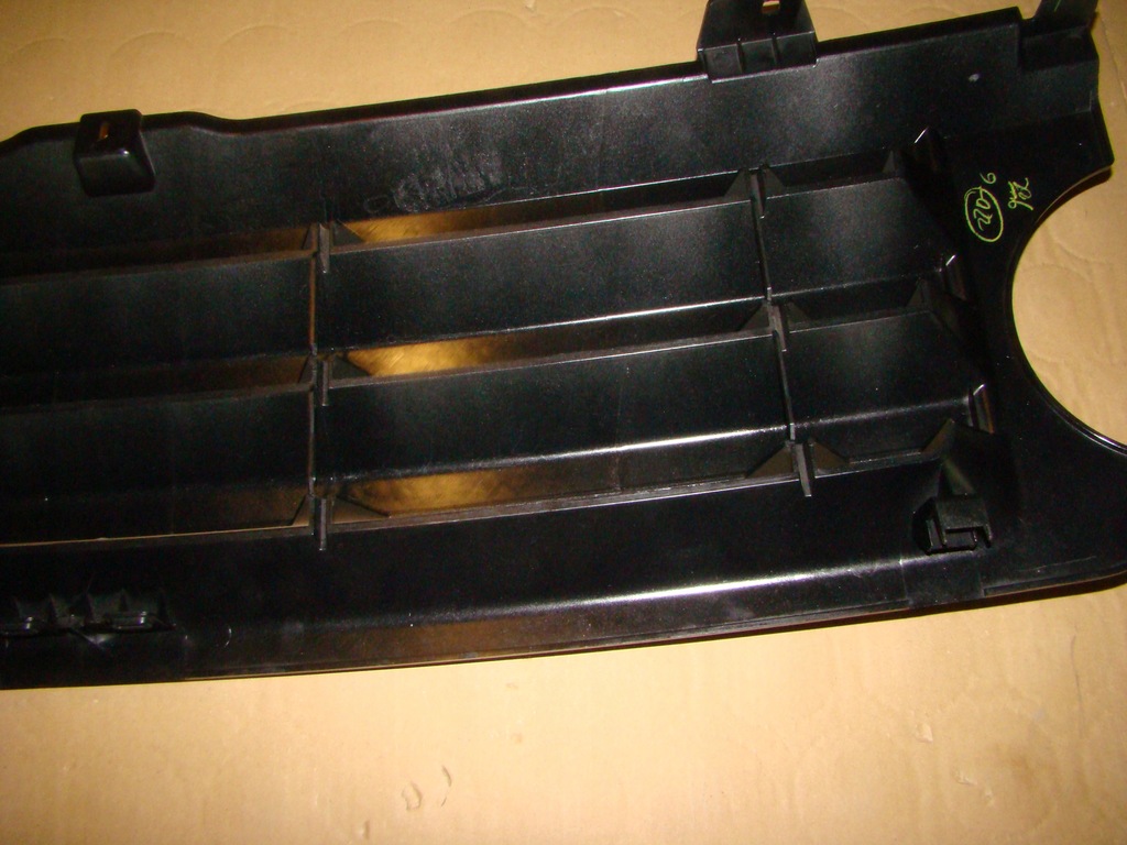 фото №6, Land rover discovery 3 04-09r. решётка радиатора решётка радиатора g007