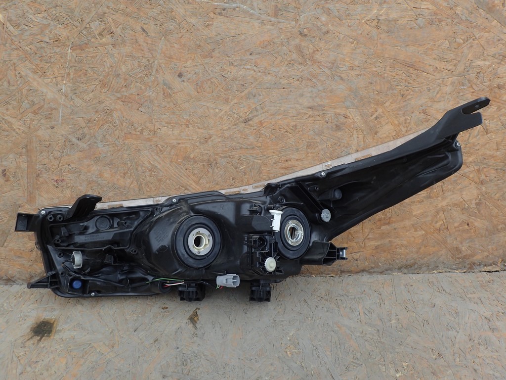 Фара правый  фара правая  toyota corolla e18 led в Украине