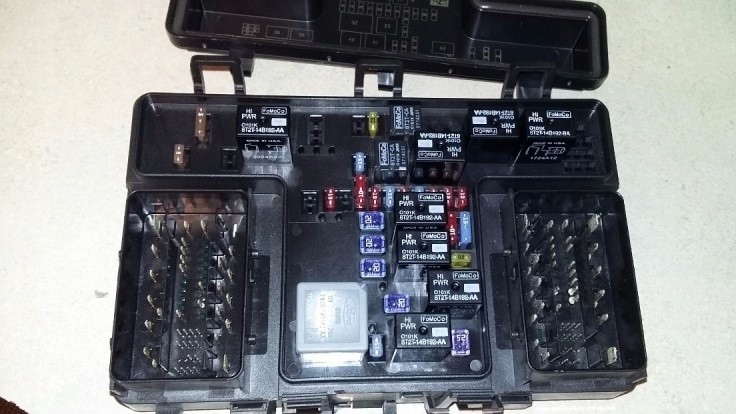 Купить Ford mondeo mk 5 fusion 2015 r модуль предохранителей