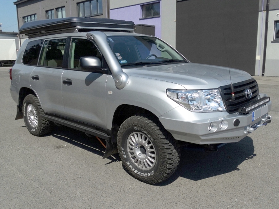 Toyota land cruiser 200 бампер передні  сталевий 4x4 Недорого