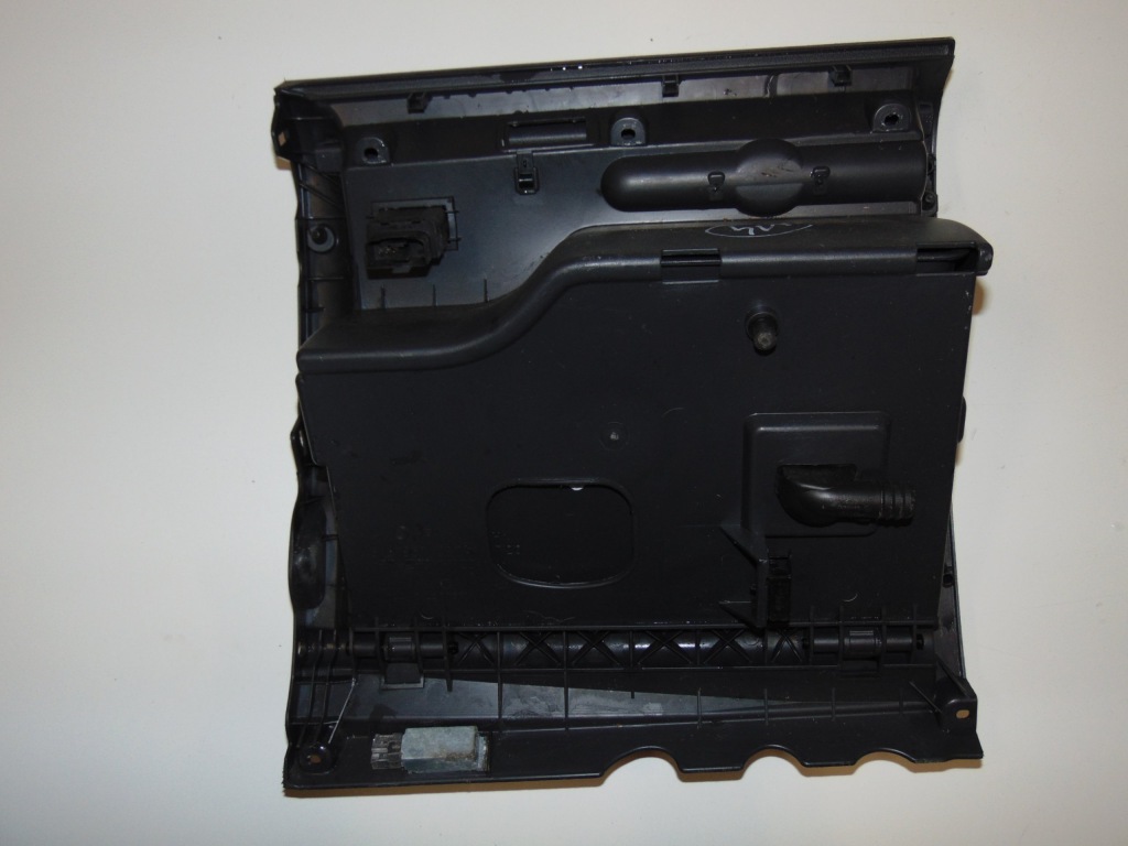 Бардачок пасажира vw golf plus 5m0 в Україні