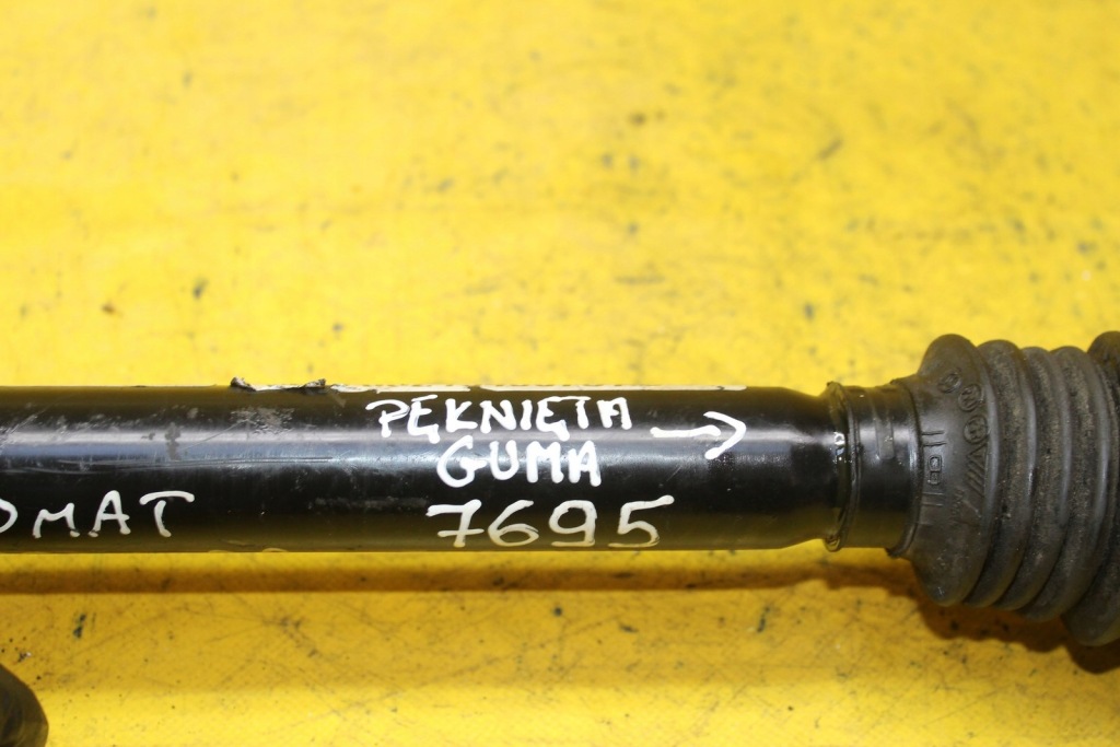 Привідний вал праві перед vw phaeton 3.0tdi 3d0407271e Зі Шроту