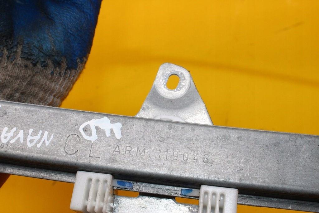 фото №9, Механизм стекло левый задняя navara d40 2.5 dci