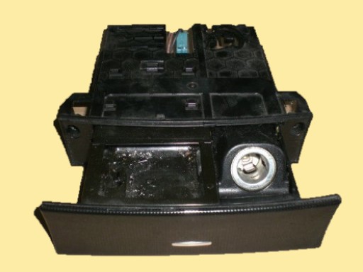 Купити Попільничка mercedes ml 164 2007 zvat