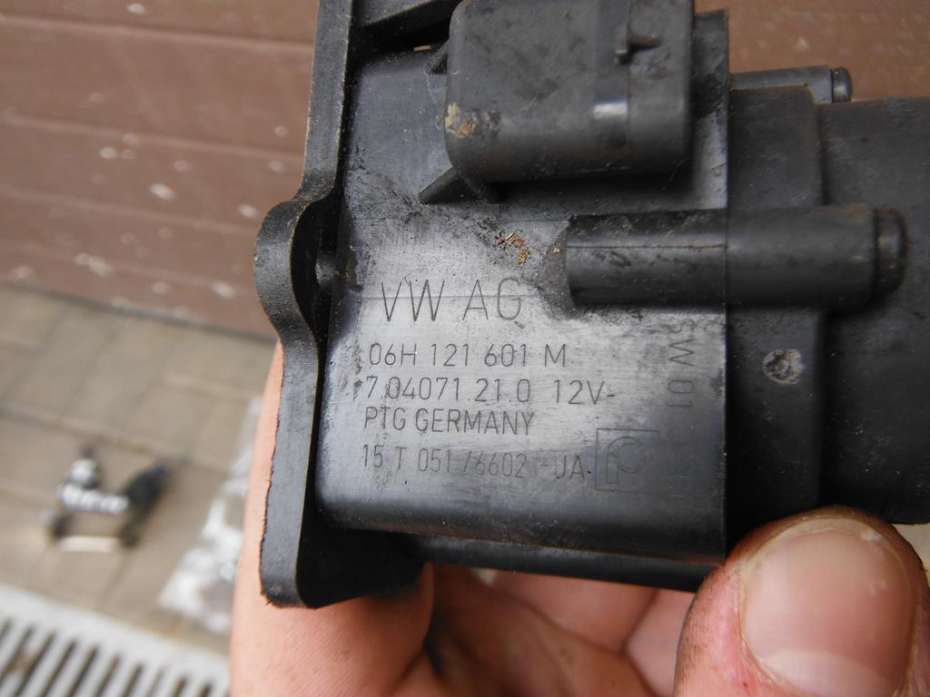 фото №3, Audi a5 8t sportback 1.8 насос води 8k0819147a