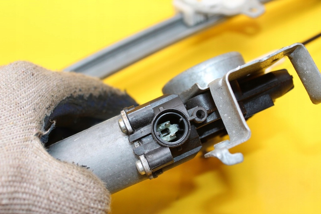 фото №6, Механизм стекло левый задняя navara d40 2.5 dci