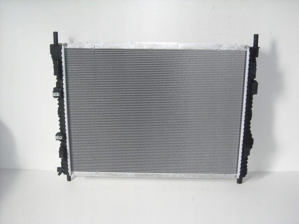 Новая радиатор воды ford mustang v6 3,7 v8 5,0 15- в Украине