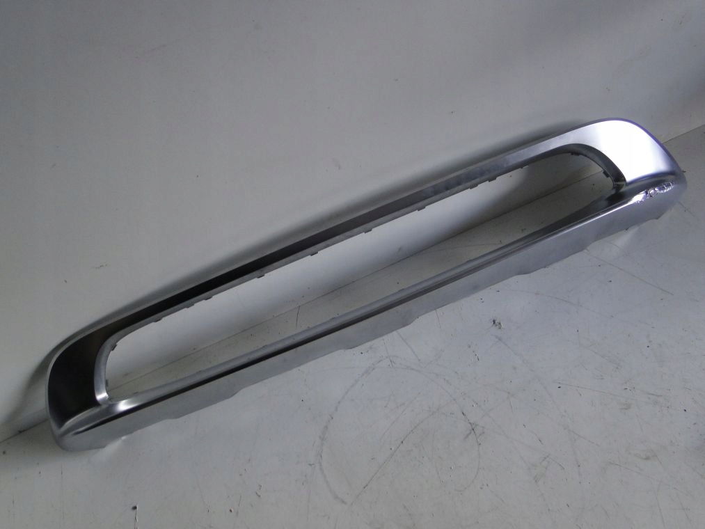 фото №2, Mercedes gla x156 лист хром w бампер передній