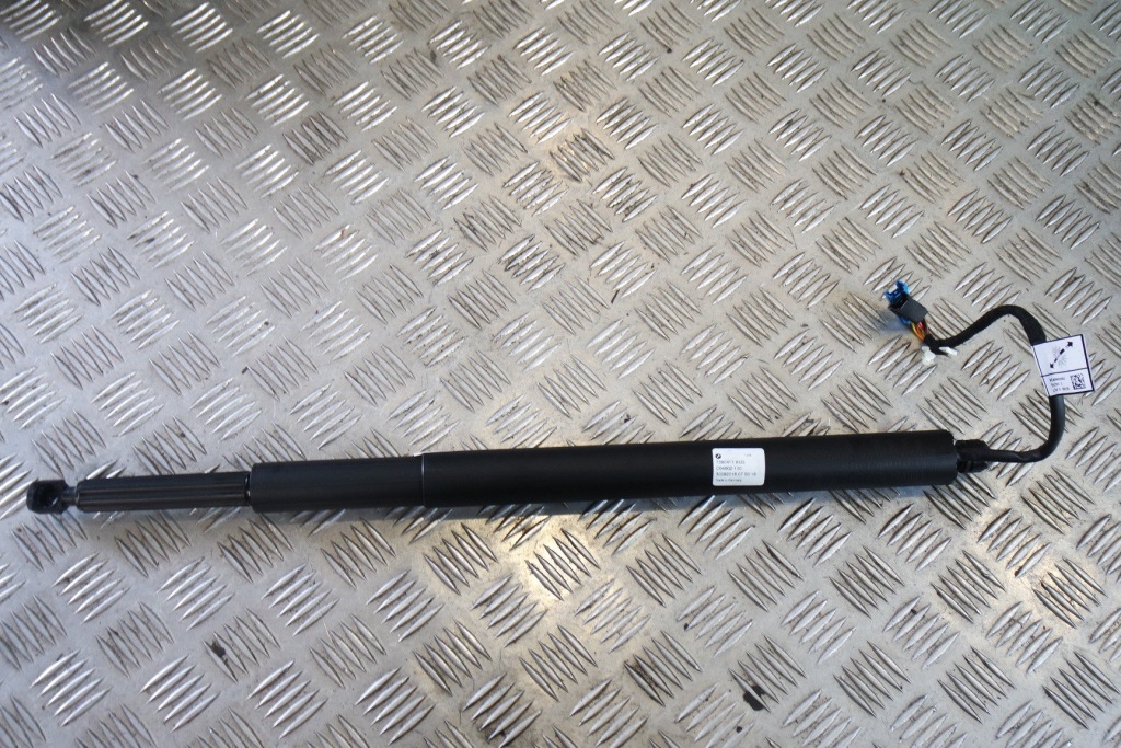 Купить Амортизатор привод крышки левое  bmw g31 7390411