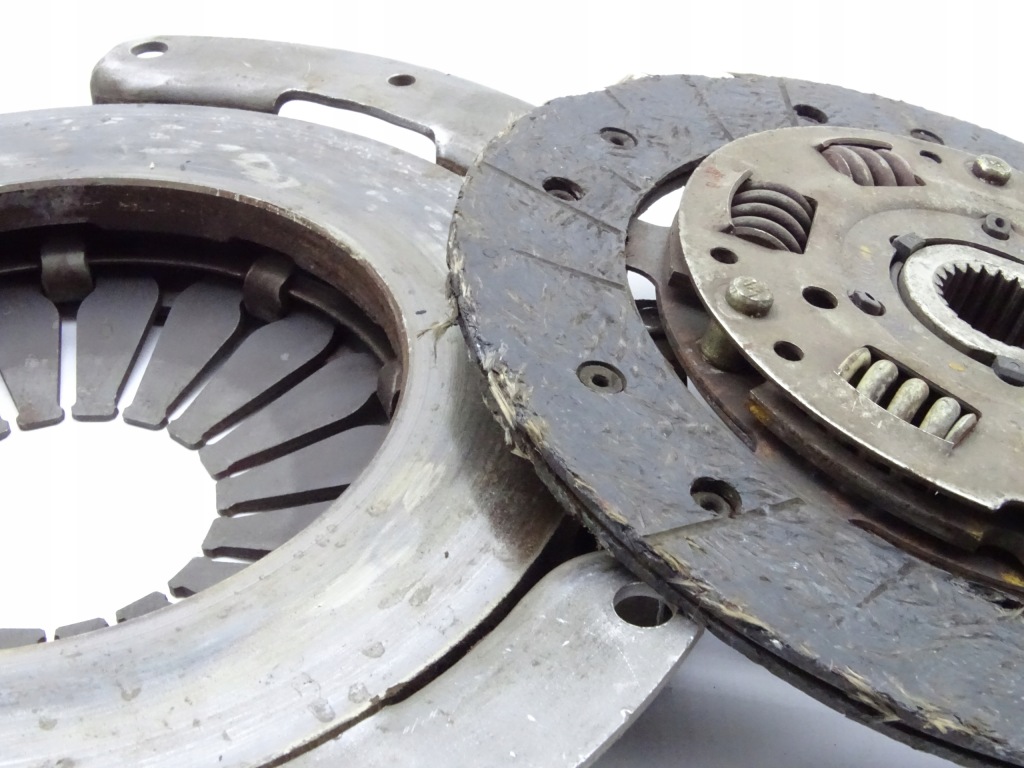 Nissan serena vanette 2.3 d притиск + диск 200mm в Україні